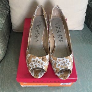 New York Transit wedge shoes size 7 1/2 medium